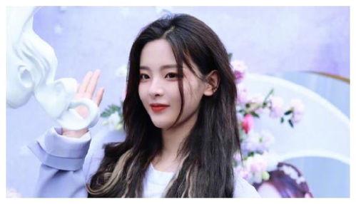 娱乐圈吃瓜少女张小寒,吃瓜少女张小寒揭秘明星秘闻