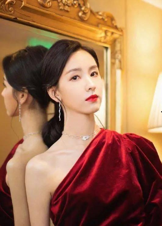 娱乐圈女星吃瓜日常小说,明星们的甜蜜瓜田 第3张 娱乐圈女星吃瓜日常小说,明星们的甜蜜瓜田 第3张