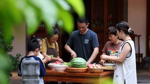 穿书吃瓜娱乐圈晋江,娱乐圈晋江的奇幻之旅  第2张