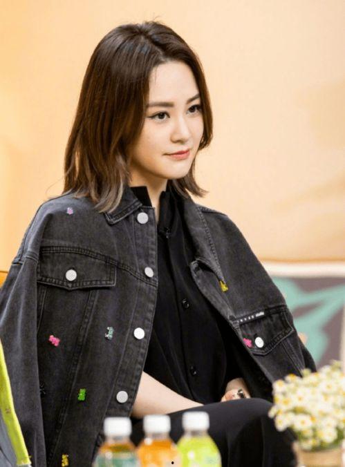 娱乐吃瓜女歌手是谁,揭秘幕后故事与精彩瞬间 第2张 娱乐吃瓜女歌手是谁,揭秘幕后故事与精彩瞬间 第2张