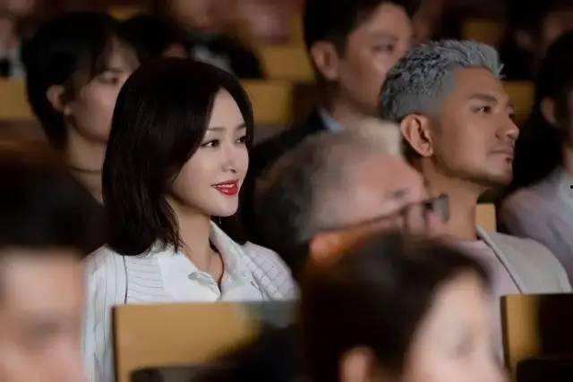 娱乐圈吃瓜的真实故事,揭秘那些被隐藏的真实吃瓜故事 第2张 娱乐圈吃瓜的真实故事,揭秘那些被隐藏的真实吃瓜故事 第2张